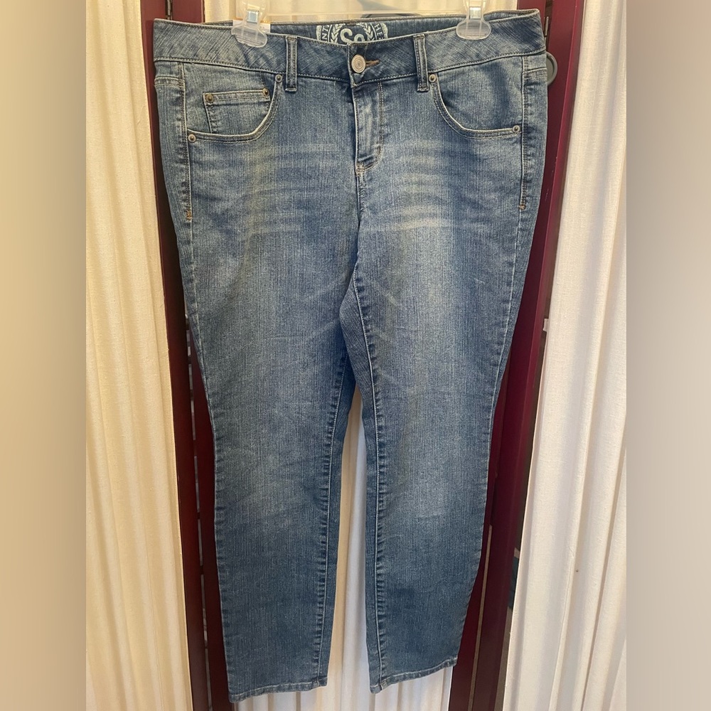 SO nwt Aquarius skinny jeans size 15